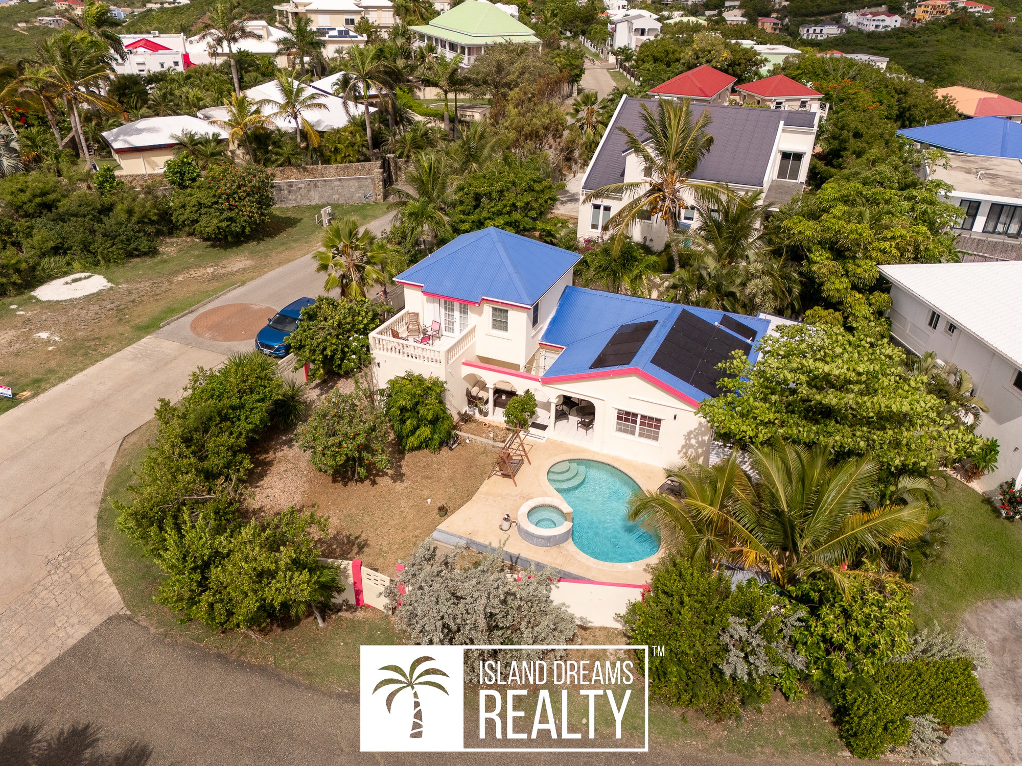 Charming Dawn Beach Villa