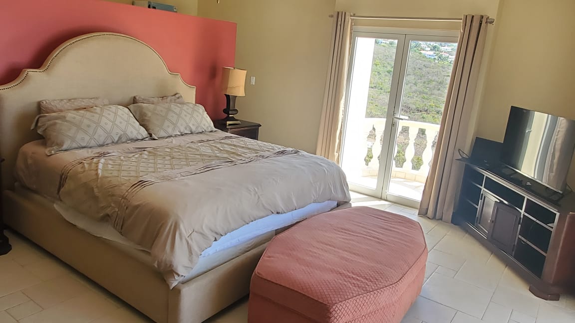 Star Villa, Red Pond