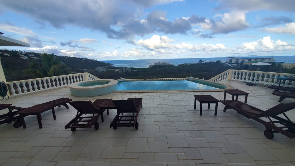 Star Villa, Red Pond