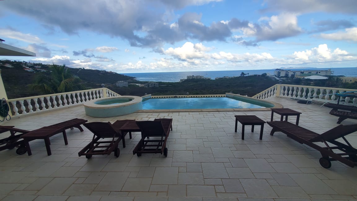 Star Villa, Red Pond