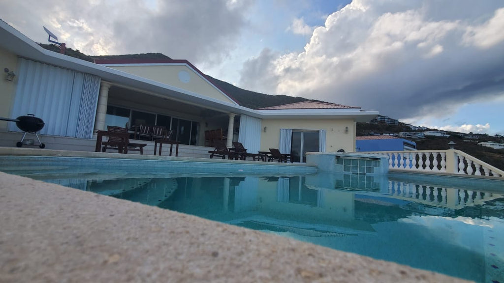 Star Villa, Red Pond