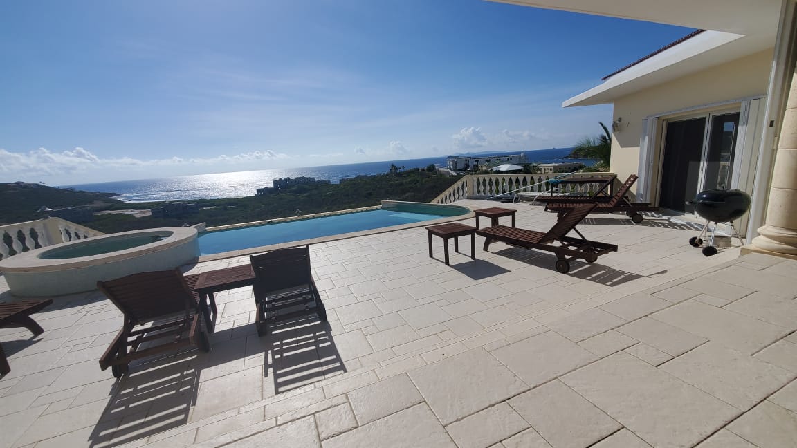 Star Villa, Red Pond