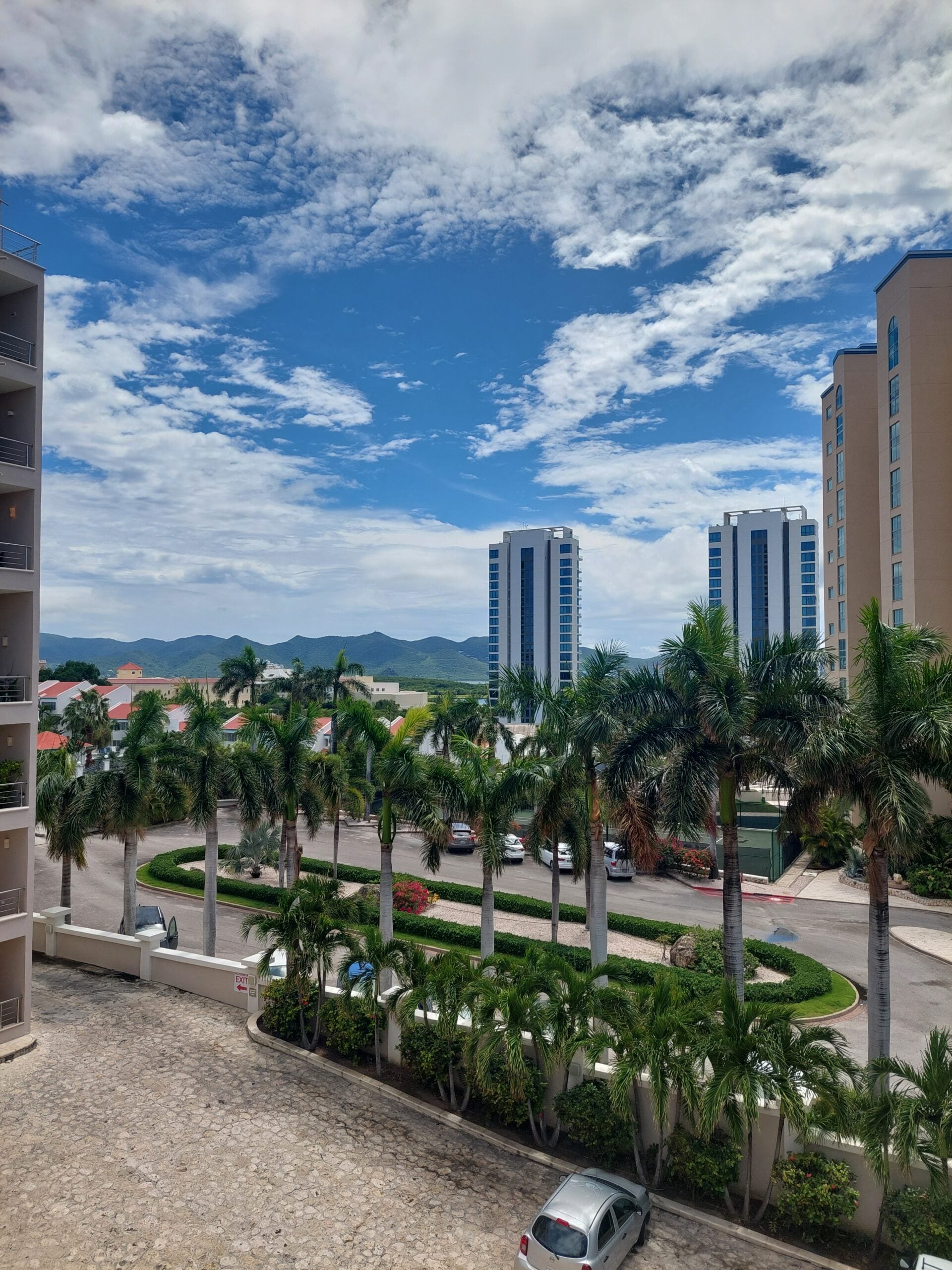 REDUCED! Rainbow Beach Club TS-7