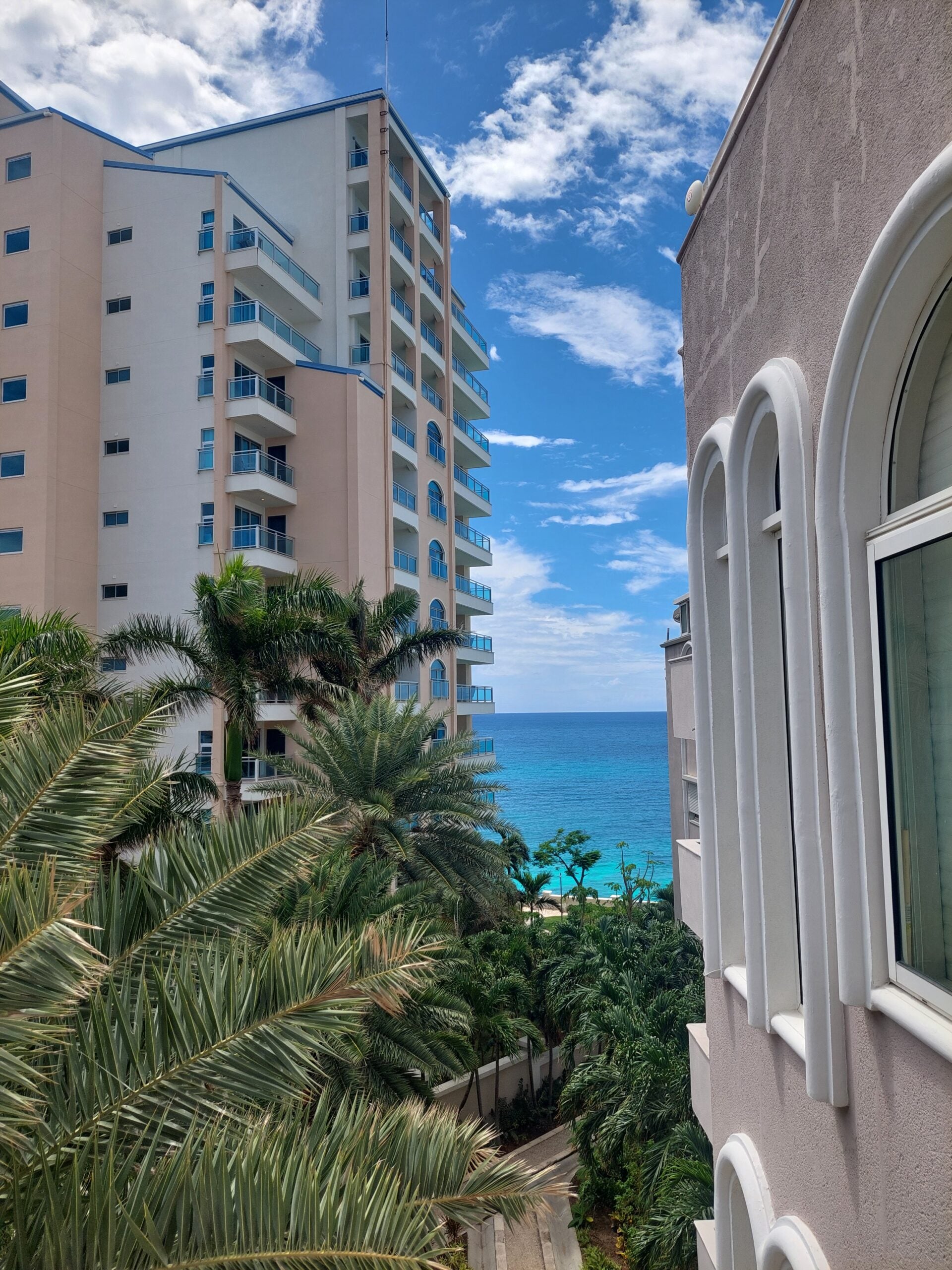 REDUCED! Rainbow Beach Club TS-7