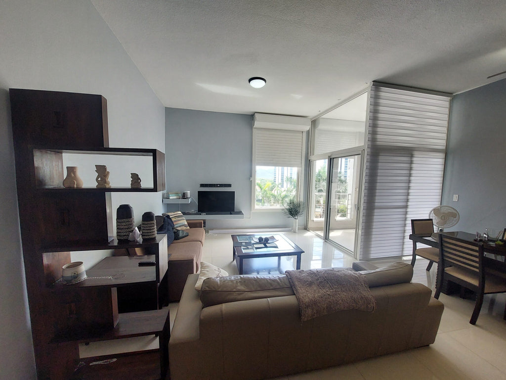 REDUCED! Rainbow Beach Club TS-7