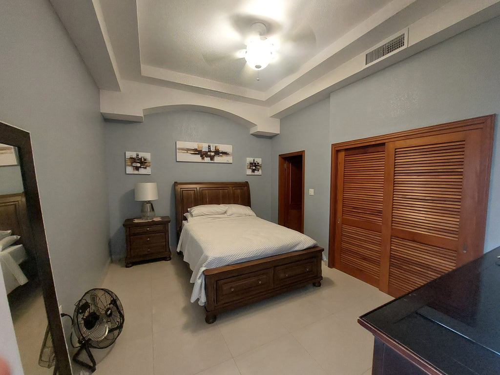 REDUCED! Rainbow Beach Club TS-7