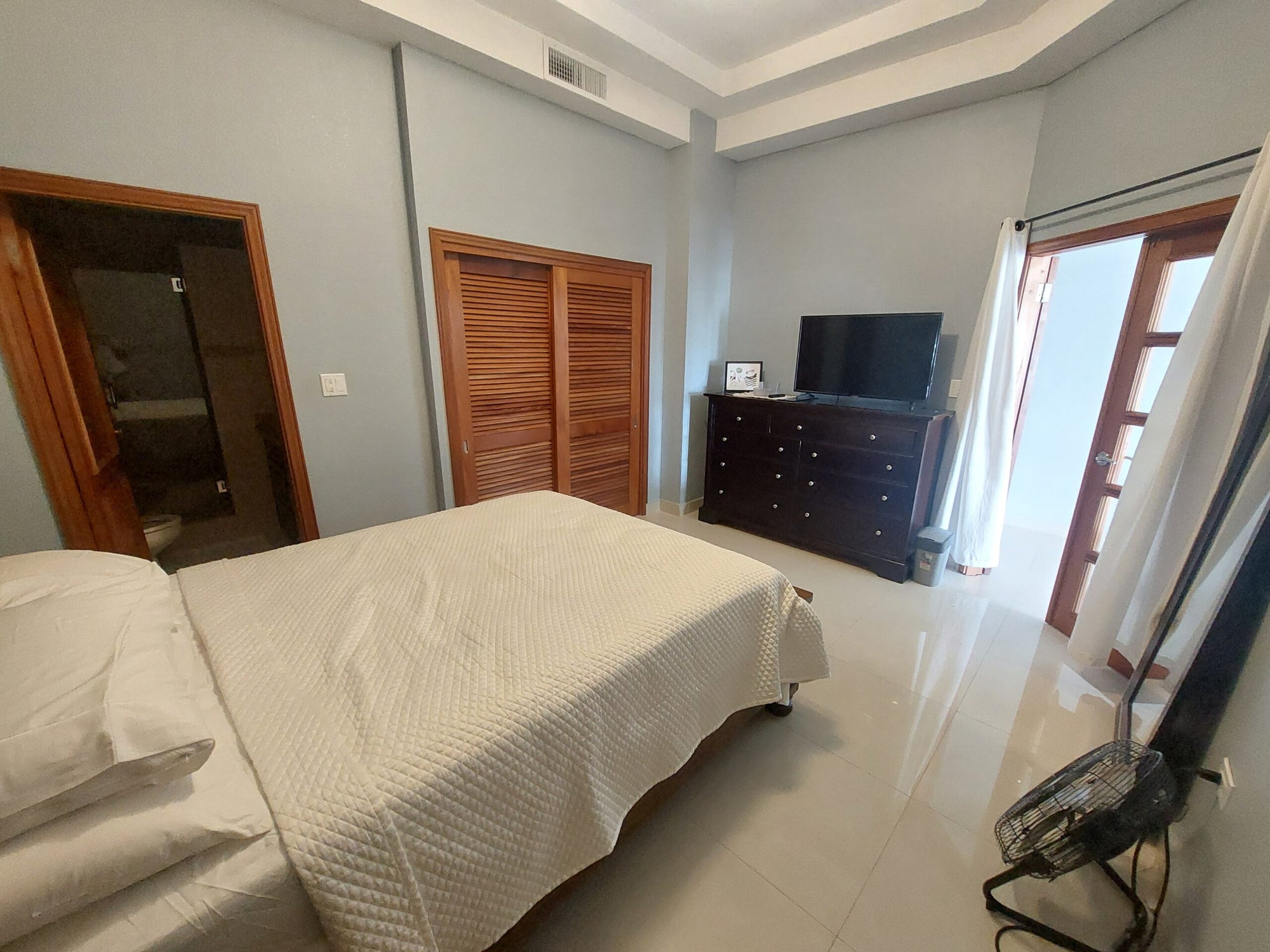 REDUCED! Rainbow Beach Club TS-7