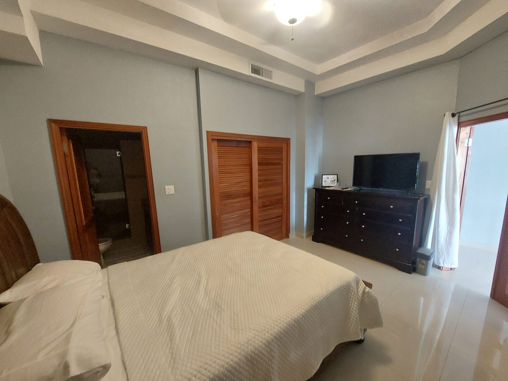 REDUCED! Rainbow Beach Club TS-7