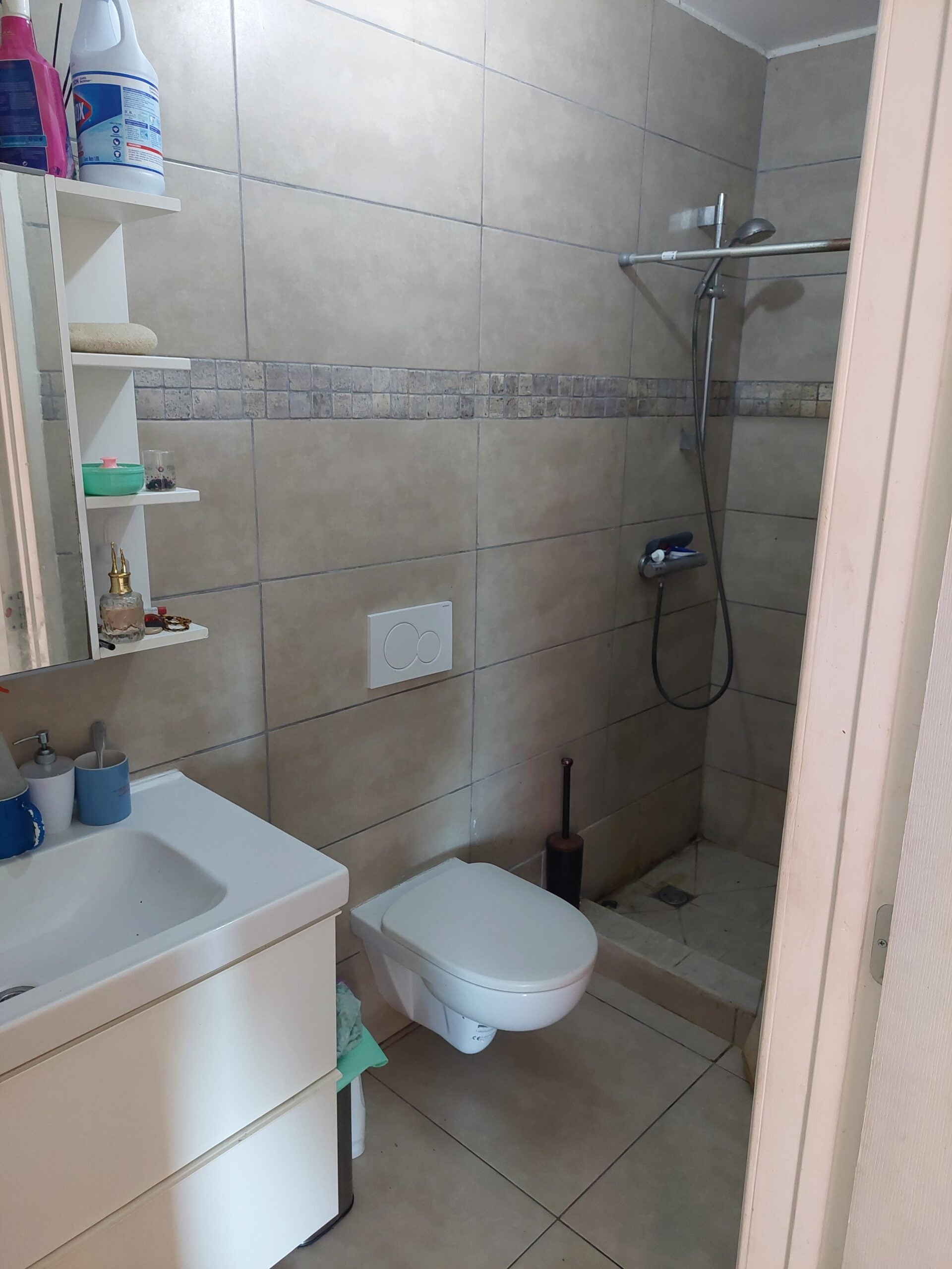 REDUCED! Charming 3-Bedroom Home on Blueberry Hill