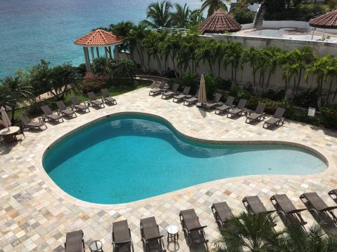 REDUCED! Rainbow Beach Club W35