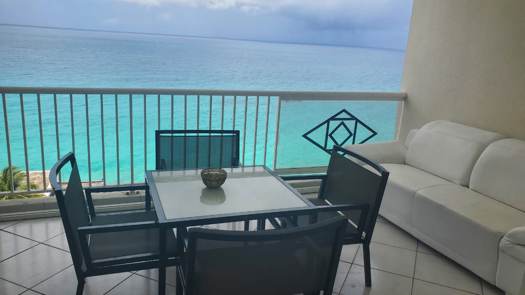 Reduced! Deep Blue Penthouse, Sapphire Beach Club