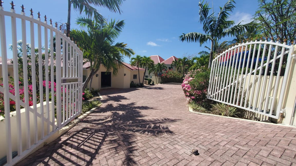 Star Villa, Red Pond