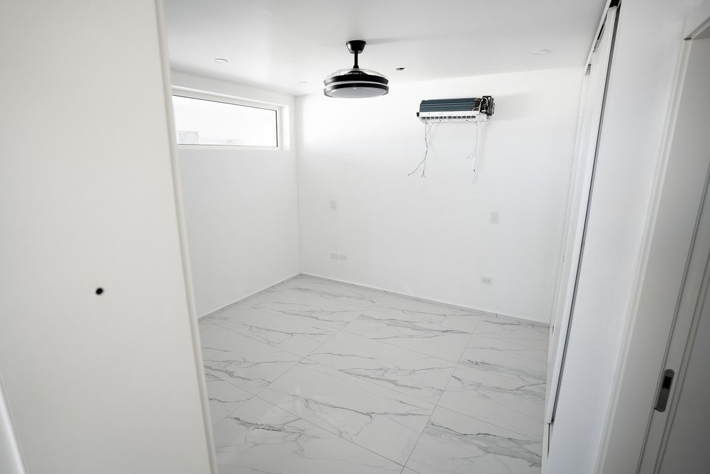 REDUCED! White Sand 2 Bedroom Beacon Hill Beach Front Condo