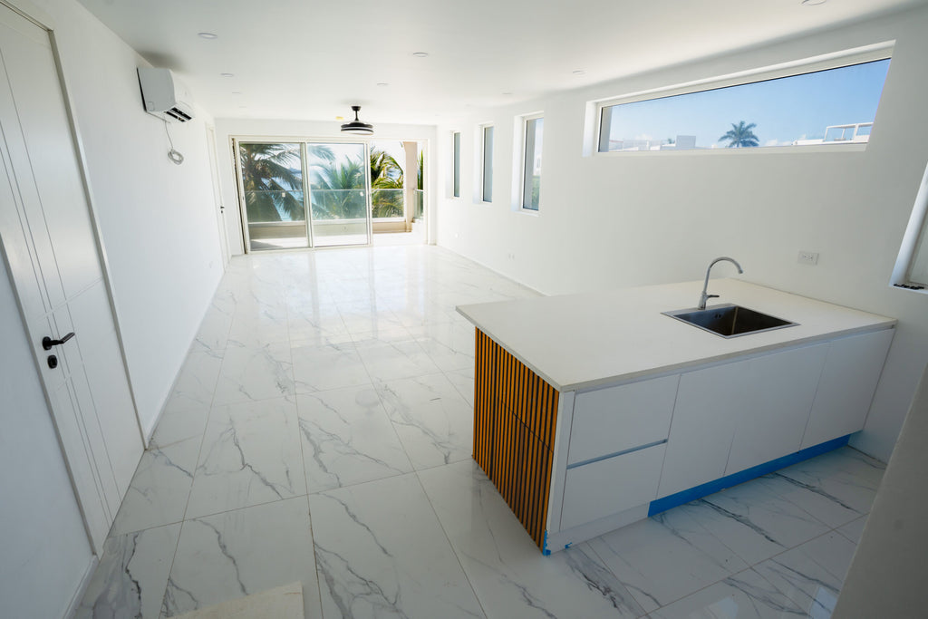 REDUCED! White Sand 2 Bedroom Beacon Hill Beach Front Condo