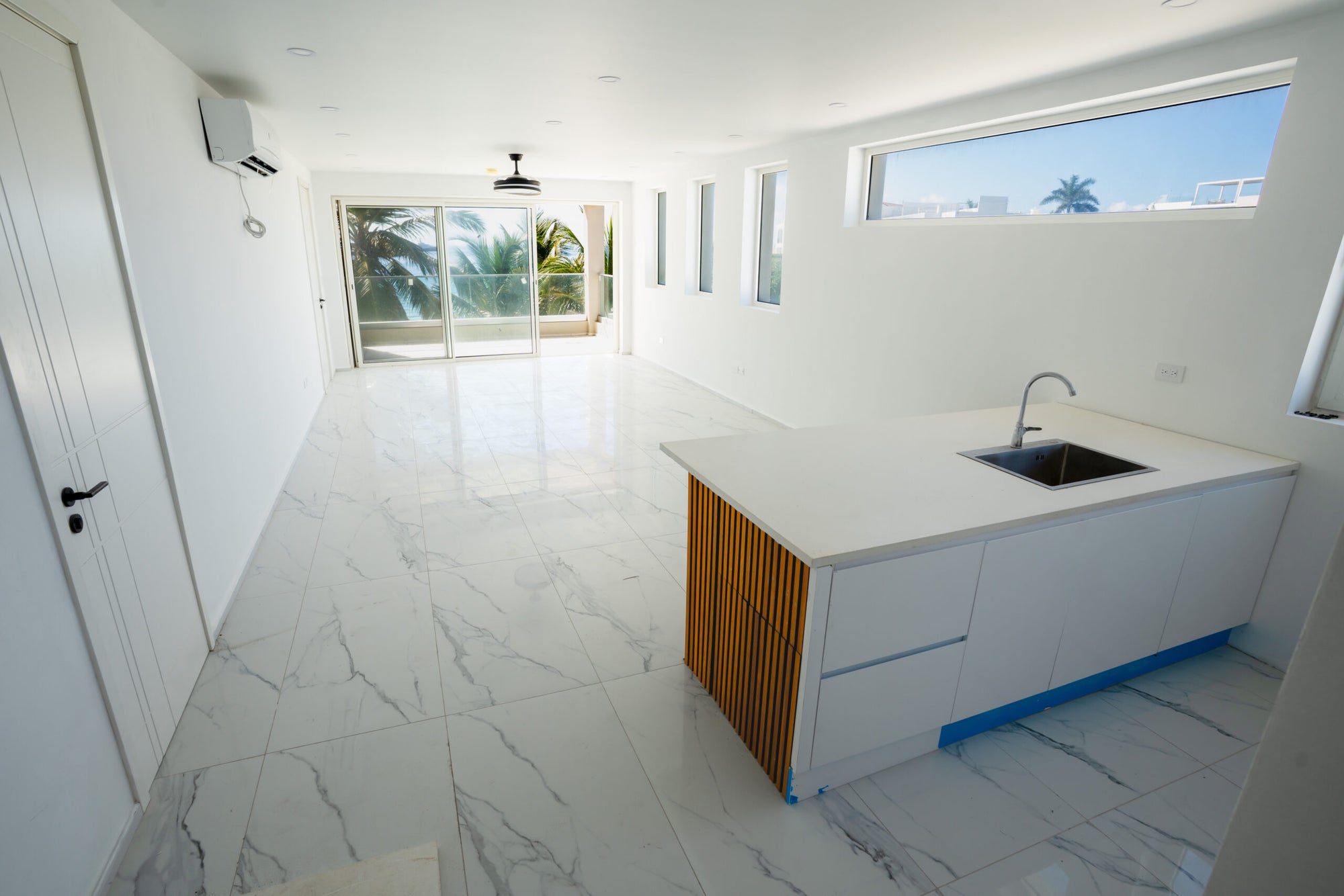 REDUCED! White Sand 2 Bedroom Beacon Hill Beach Front Condo