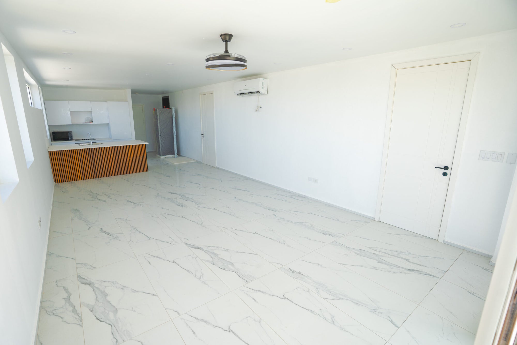 REDUCED! White Sand 2 Bedroom Beacon Hill Beach Front Condo