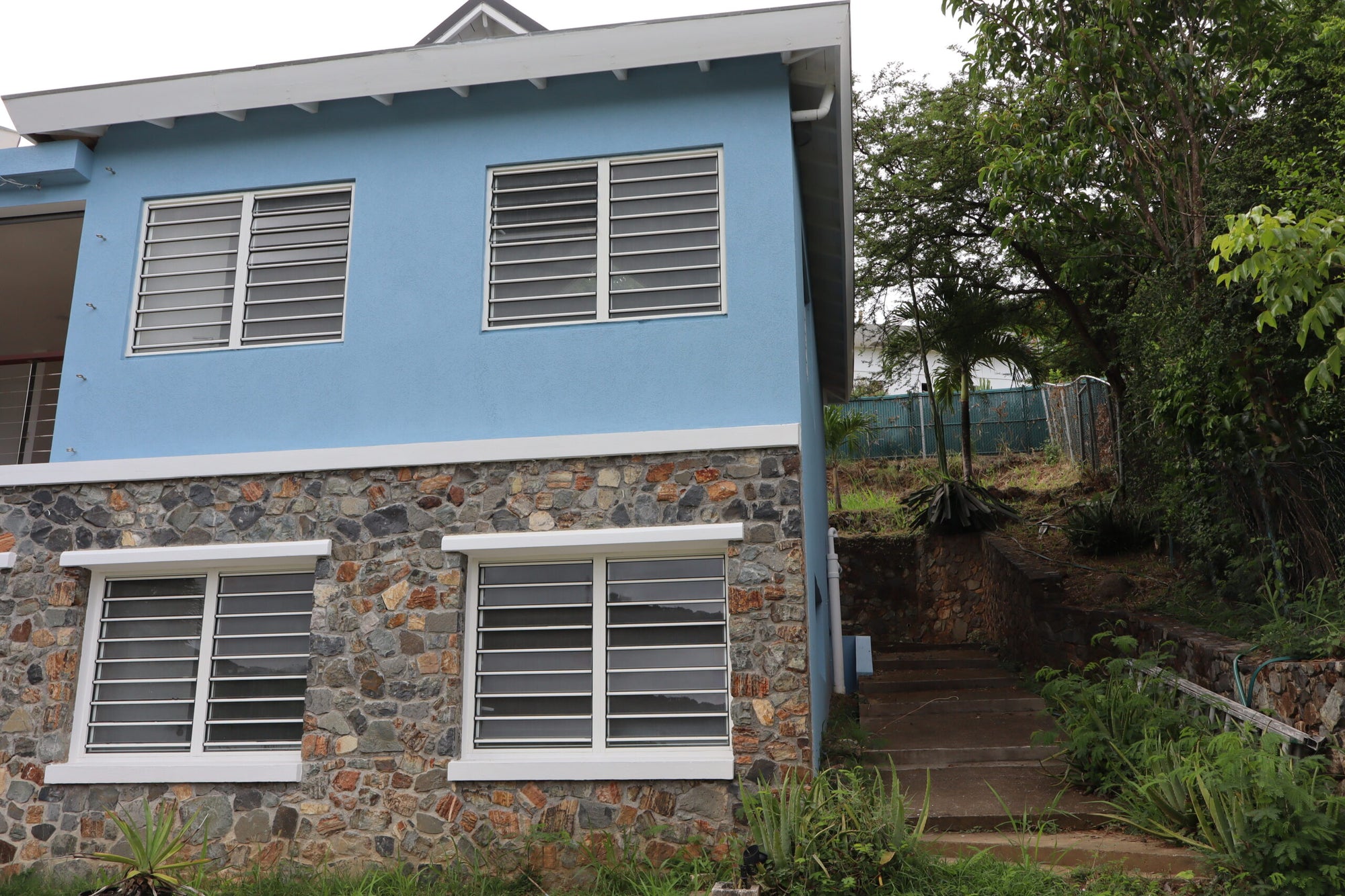 Blue Villa – Belair