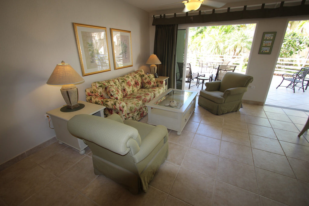 Rainbow Beach Club 8W