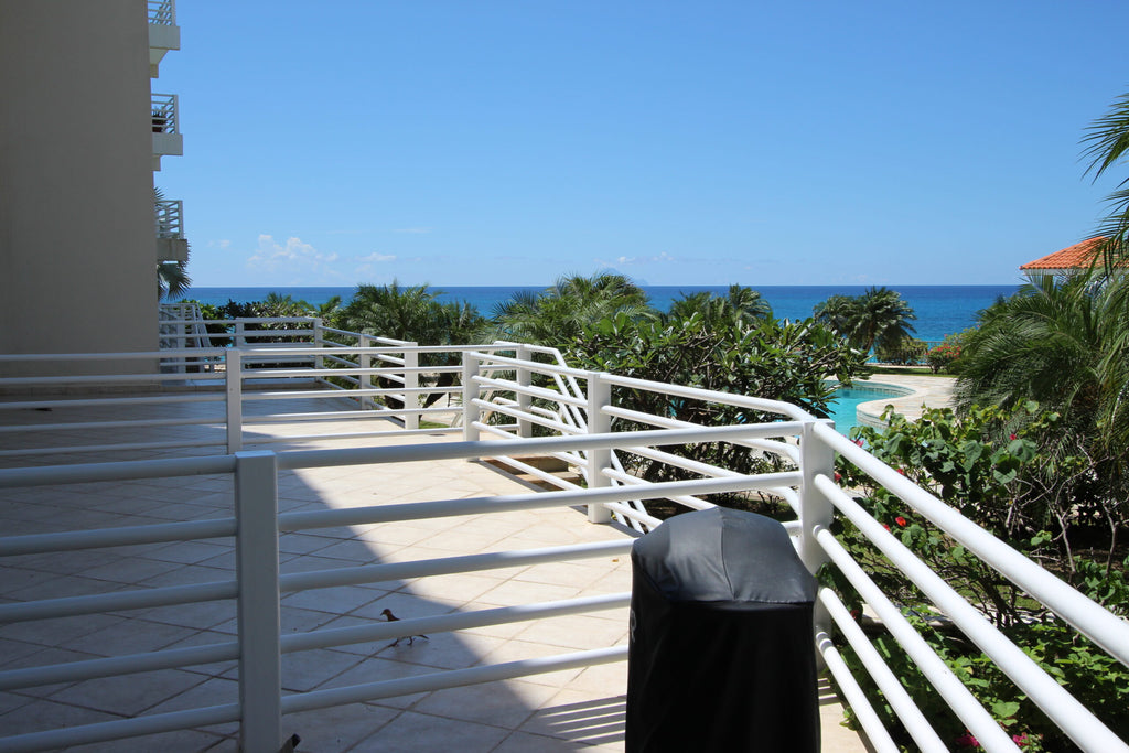 Rainbow Beach Club 8W