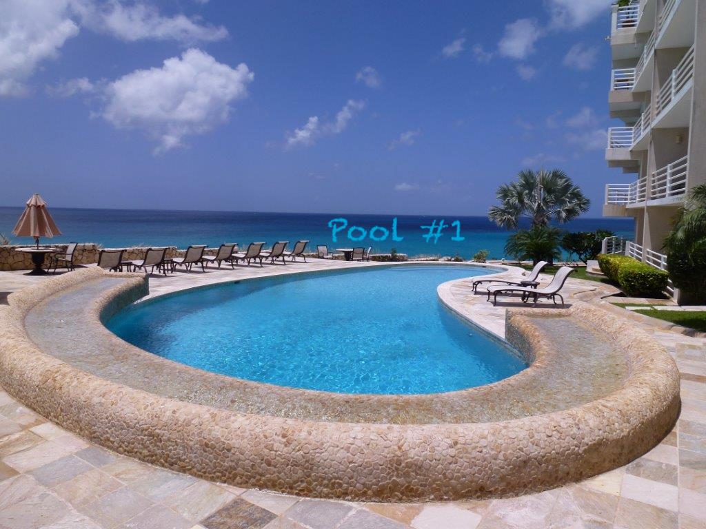 Rainbow Beach Club 8W