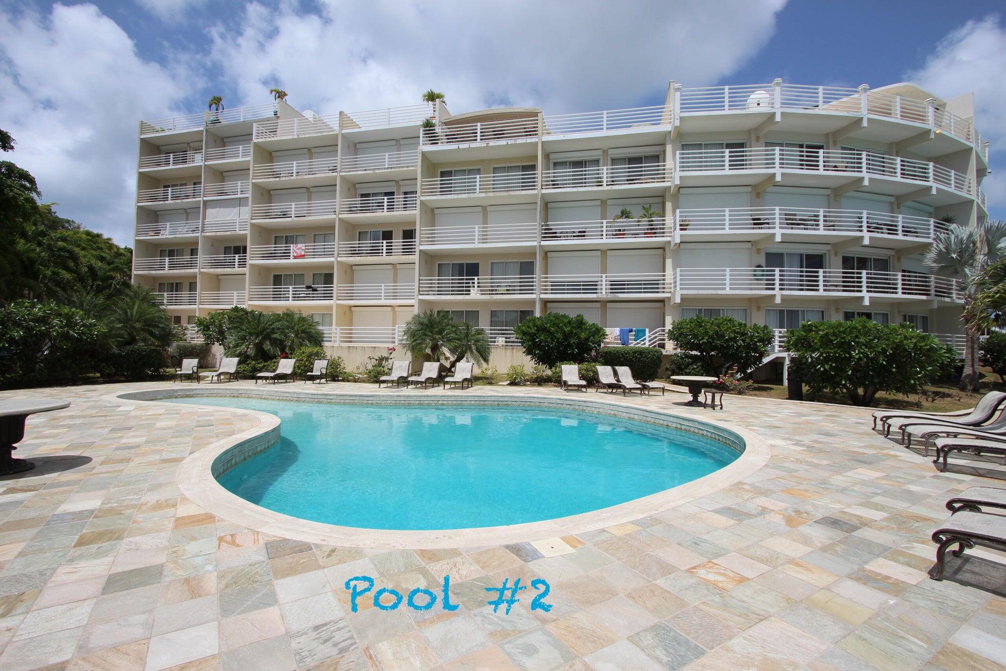 Rainbow Beach Club 8W