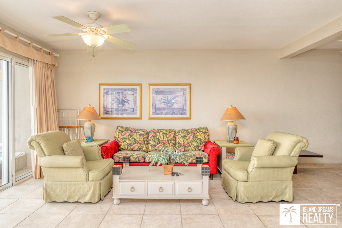 REDUCED! Rainbow Beach Club W35