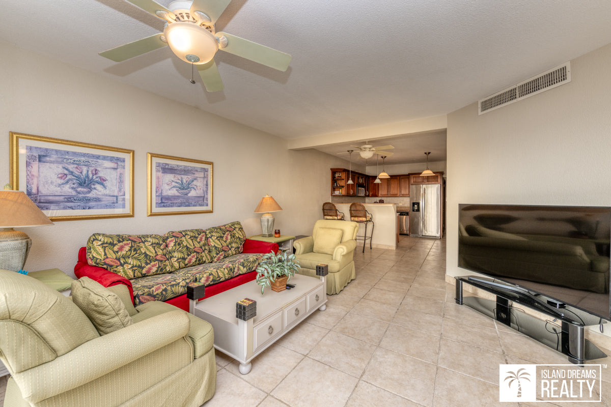 REDUCED! Rainbow Beach Club W35