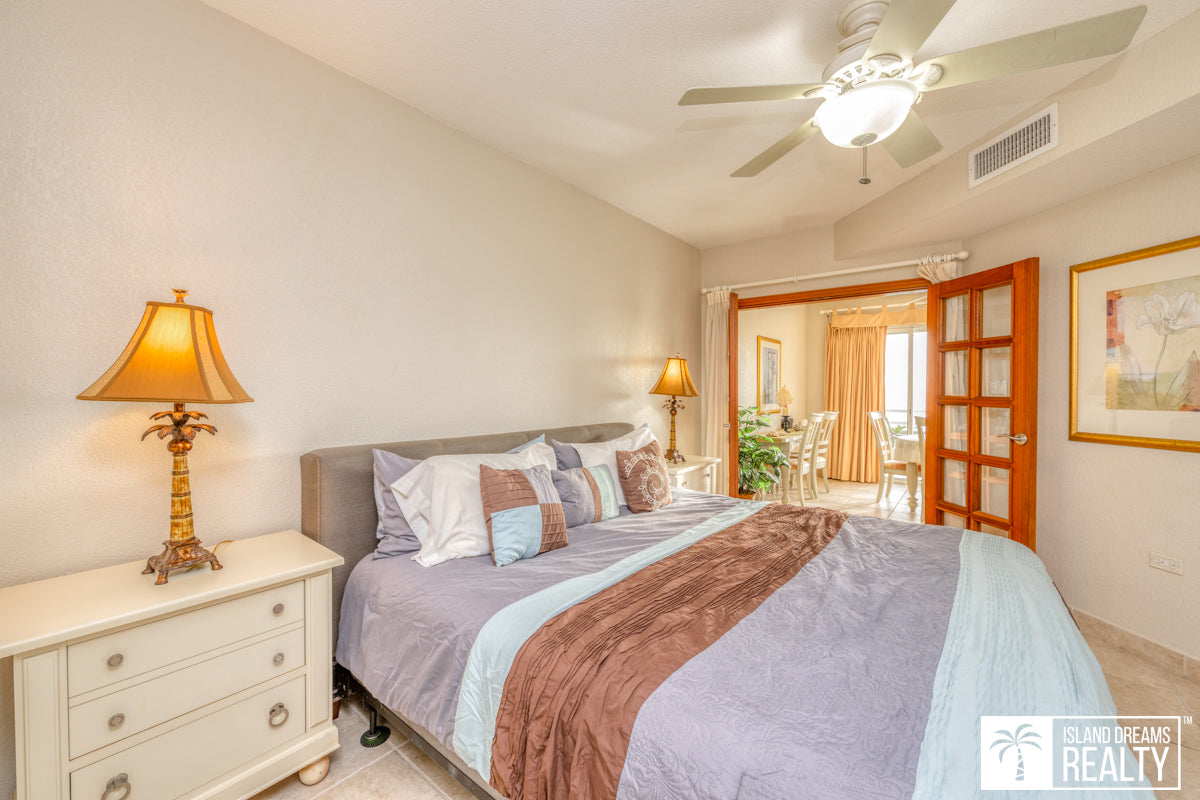 REDUCED! Rainbow Beach Club W35