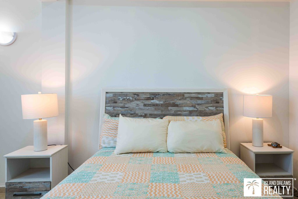 REDUCED! Blue Marine 2 Bedroom Condo With Stunning Views