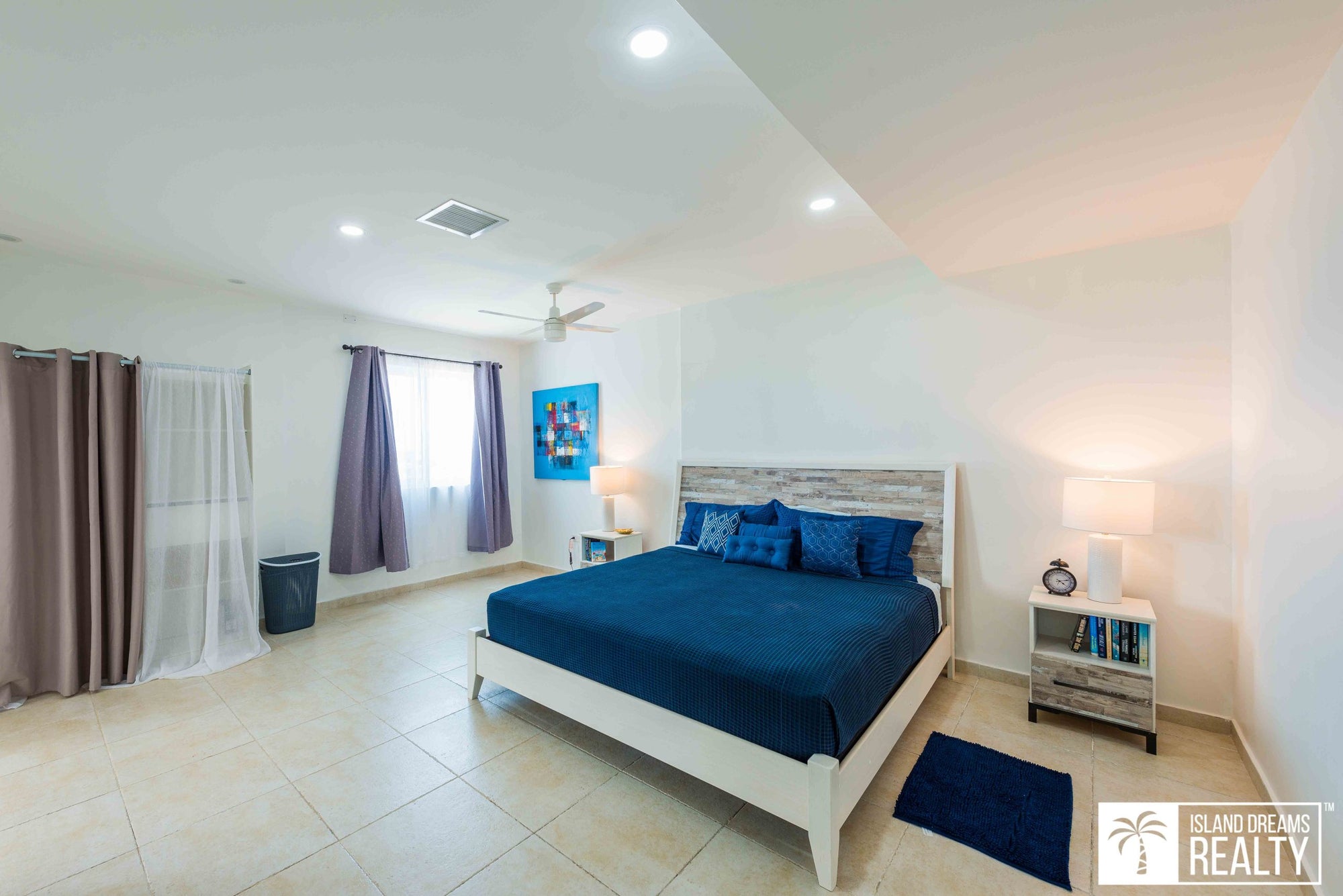 REDUCED! Blue Marine 2 Bedroom Condo With Stunning Views