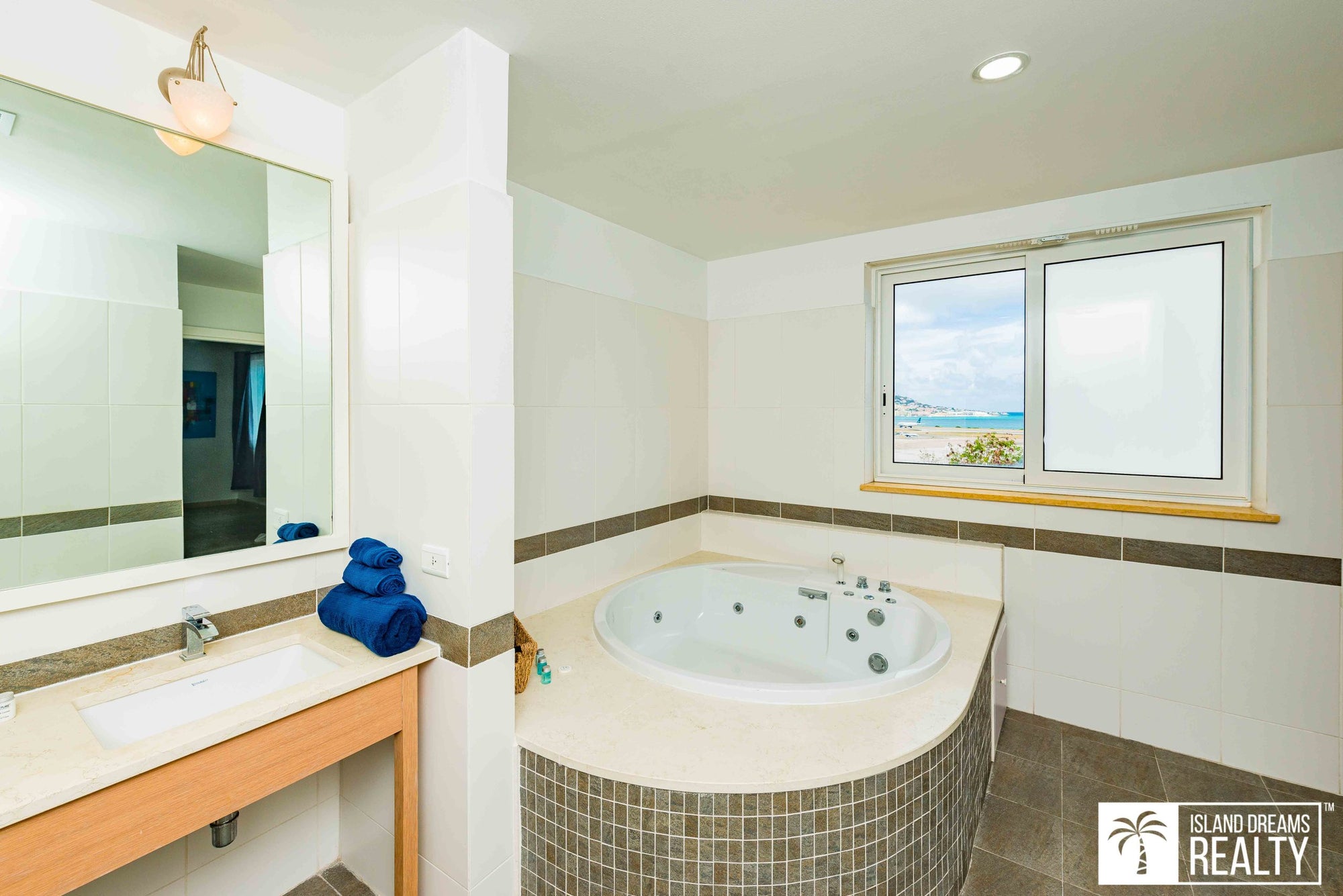 REDUCED! Blue Marine 2 Bedroom Condo With Stunning Views