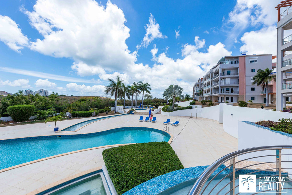 REDUCED! Blue Marine 2 Bedroom Condo With Stunning Views