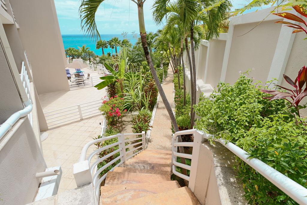 REDUCED! Rainbow Beach Club W35