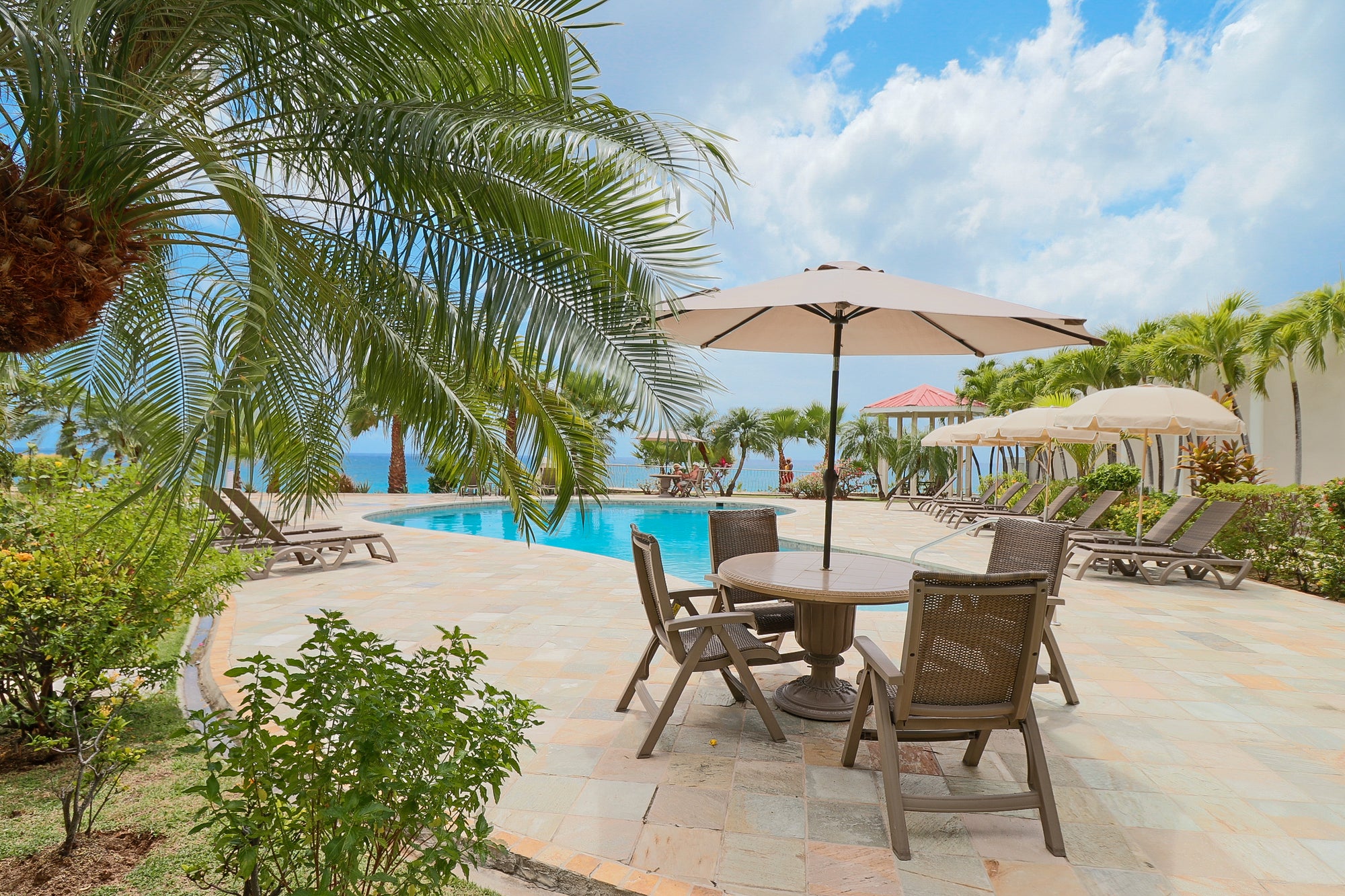 REDUCED! Rainbow Beach Club W35