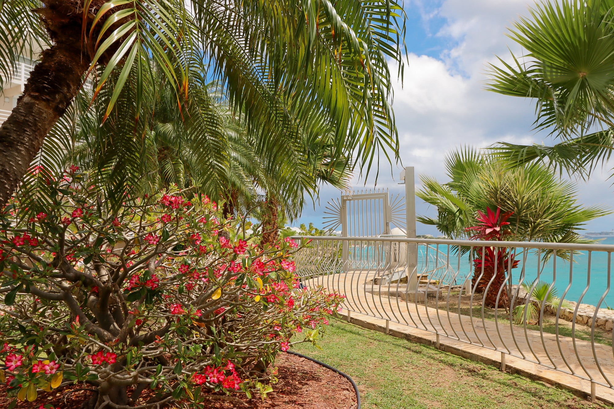 REDUCED! Rainbow Beach Club W35