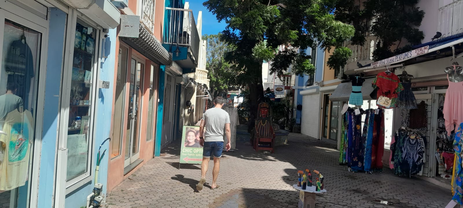 REDUCED! Chic Optic Retail Storefront – Front Street