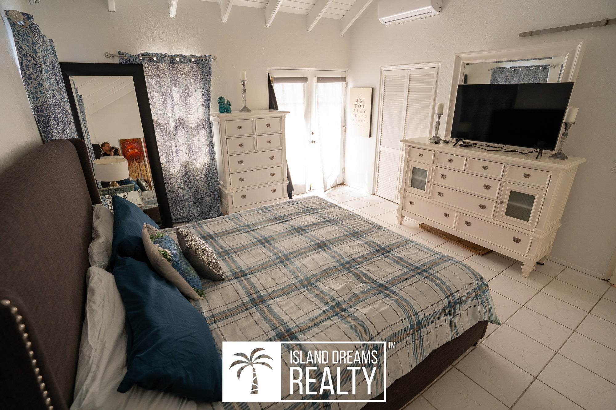 Charming Dawn Beach Villa