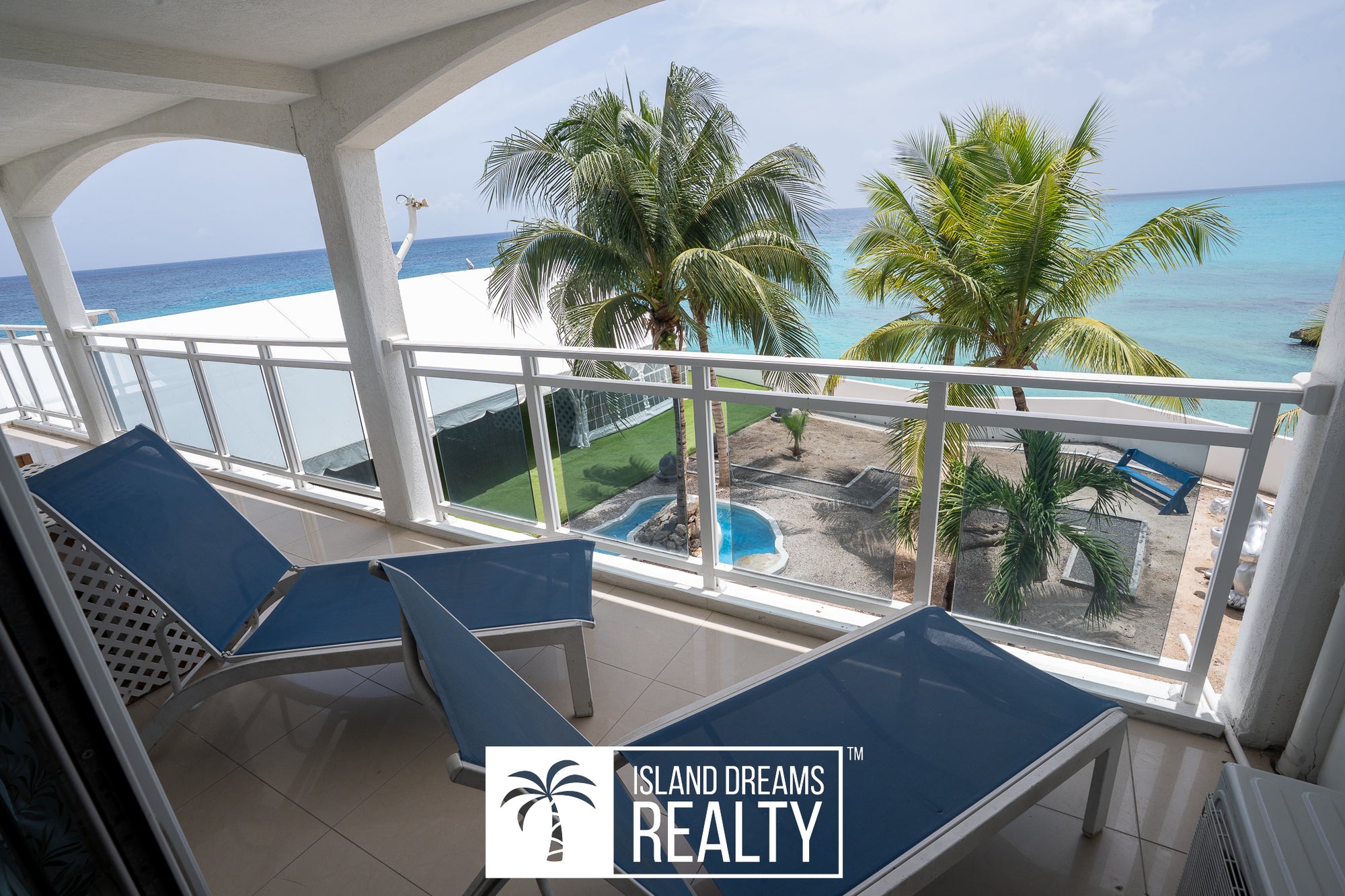 Maho Beach House