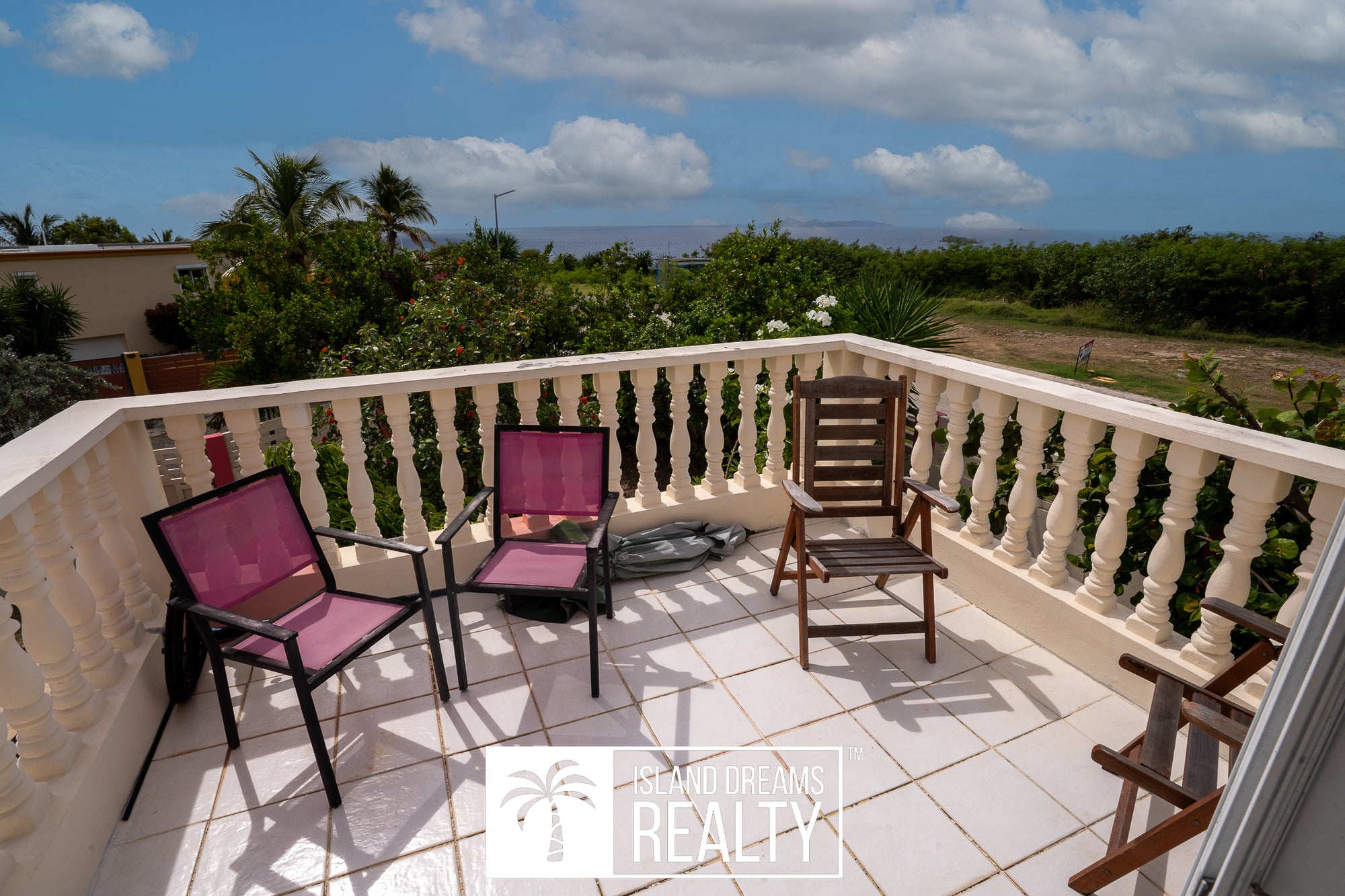 Charming Dawn Beach Villa
