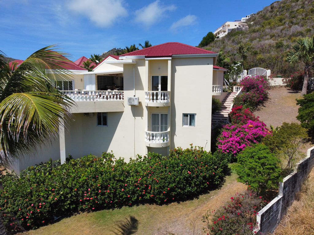 Star Villa, Red Pond