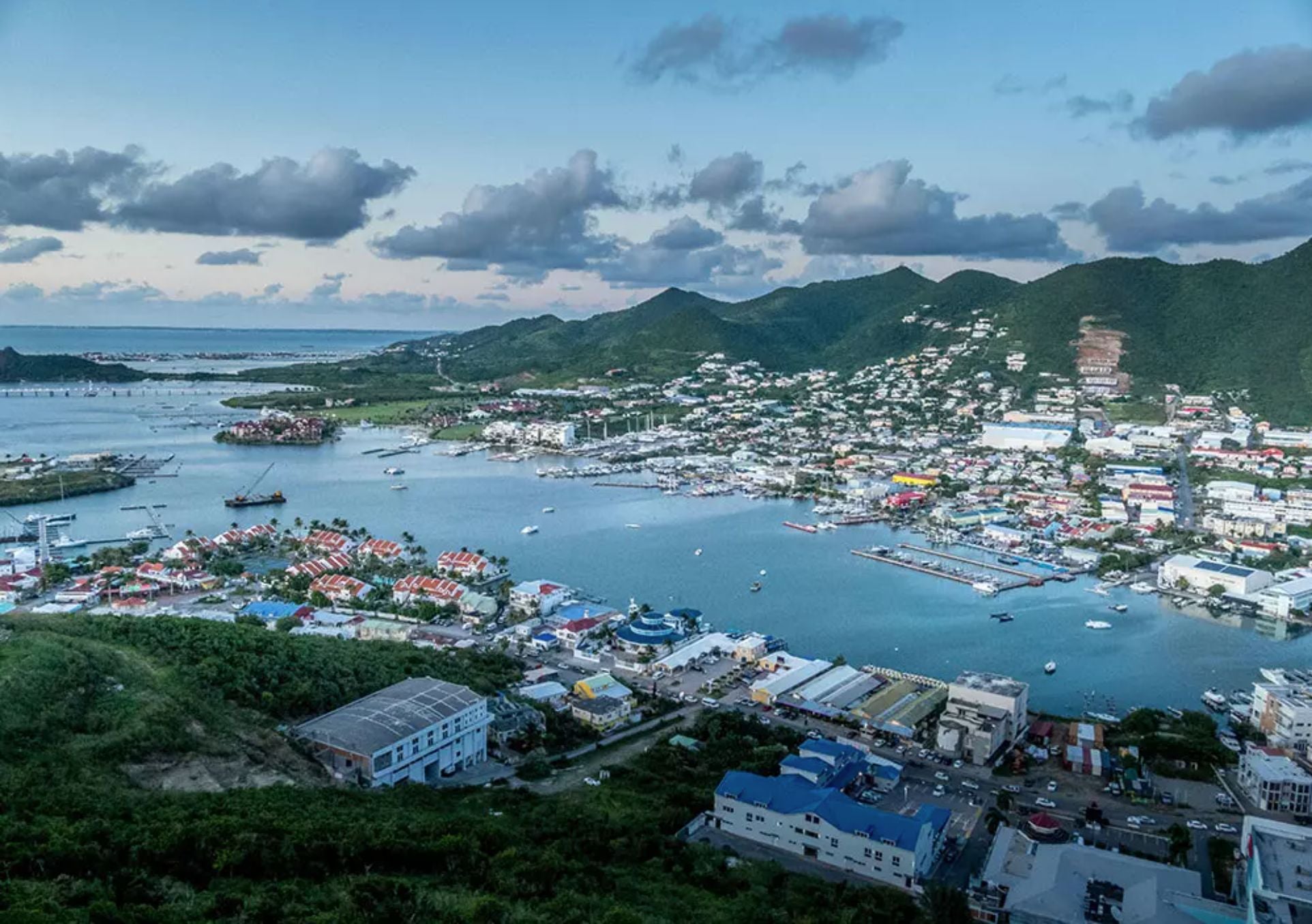 The Hills Residence – Condos