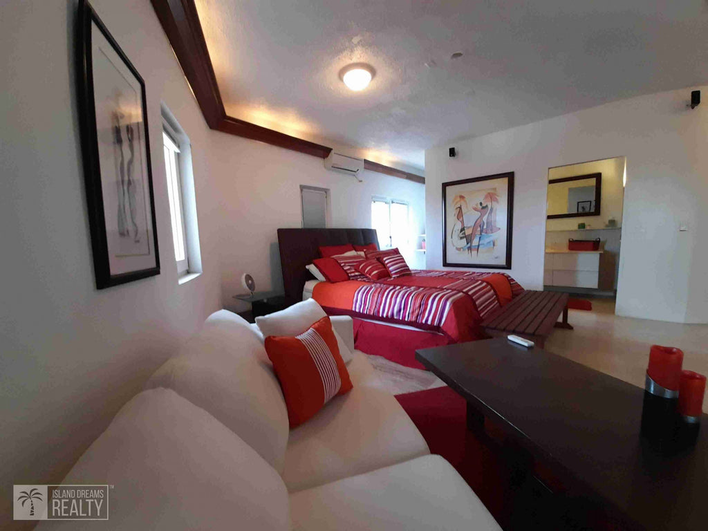 REDUCED! Villa Serendipity- Oyster Pond