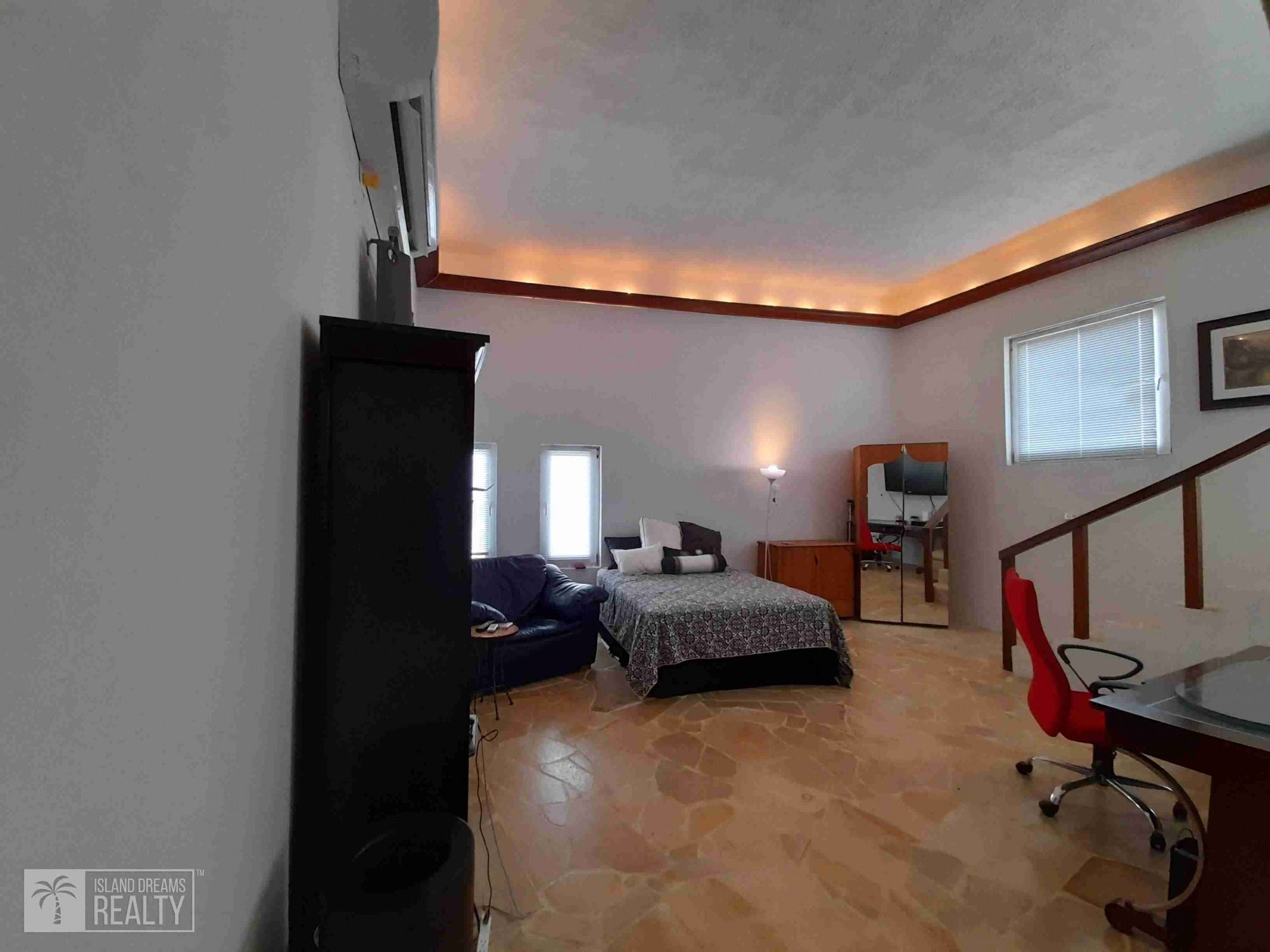 REDUCED! Villa Serendipity- Oyster Pond