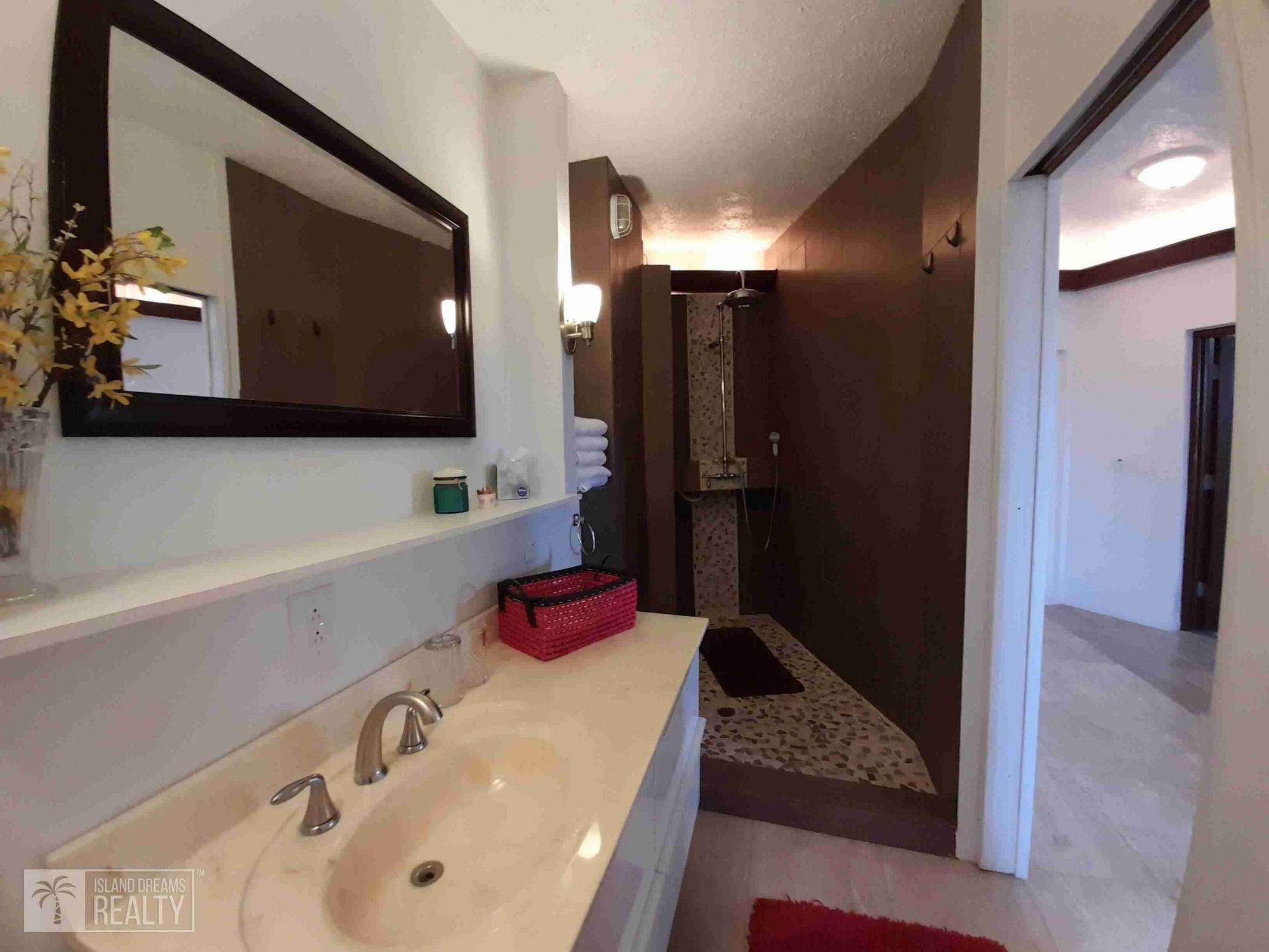 REDUCED! Villa Serendipity- Oyster Pond