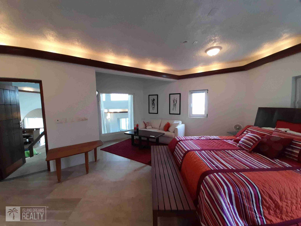 REDUCED! Villa Serendipity- Oyster Pond