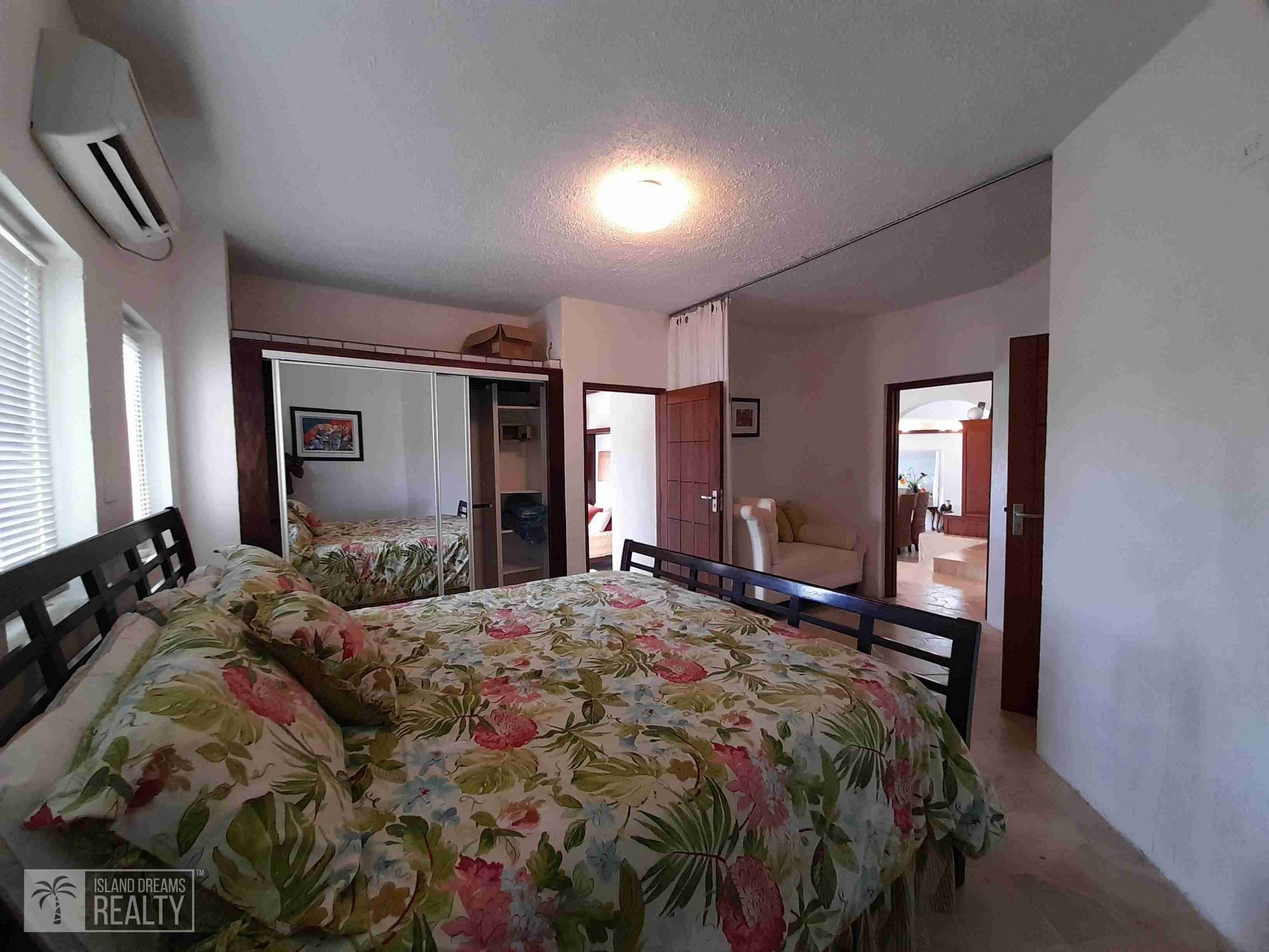 REDUCED! Villa Serendipity- Oyster Pond