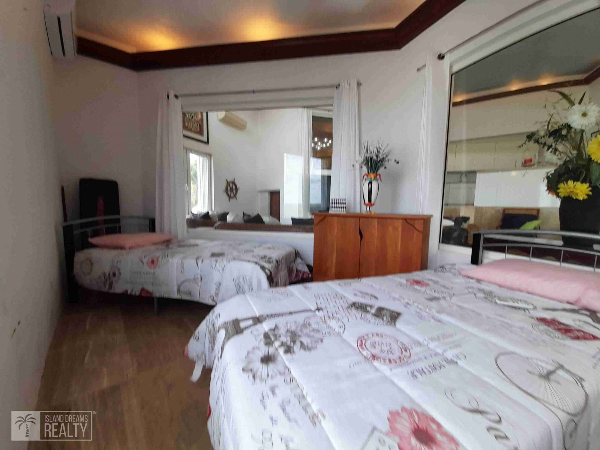 REDUCED! Villa Serendipity- Oyster Pond