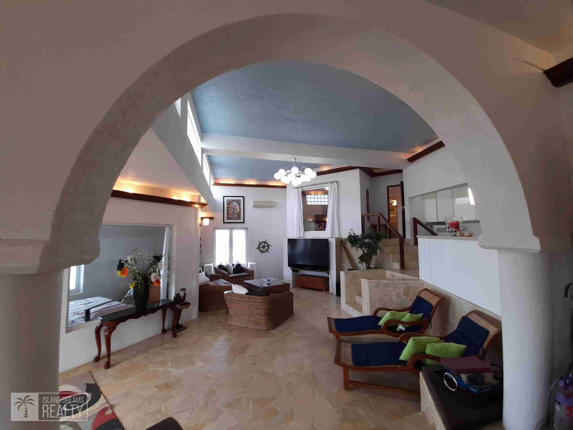 REDUCED! Villa Serendipity- Oyster Pond