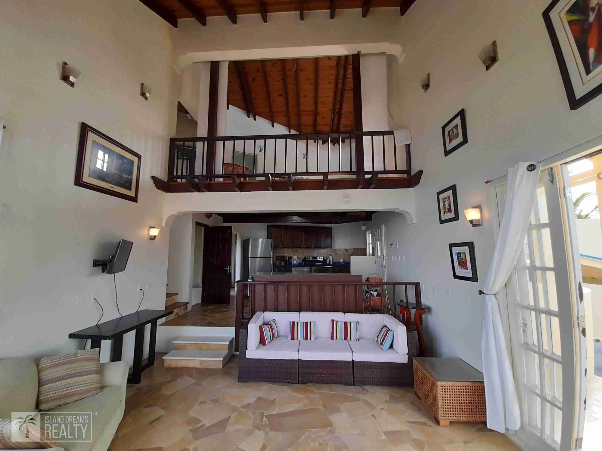 REDUCED! Villa Serendipity- Oyster Pond