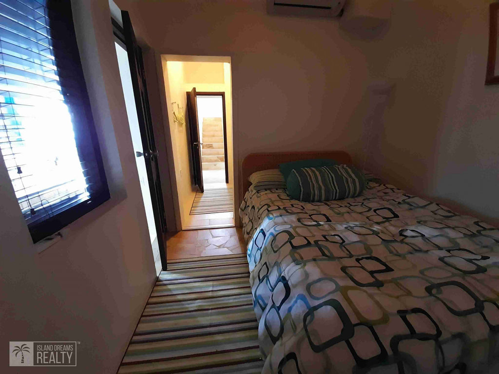 REDUCED! Villa Serendipity- Oyster Pond